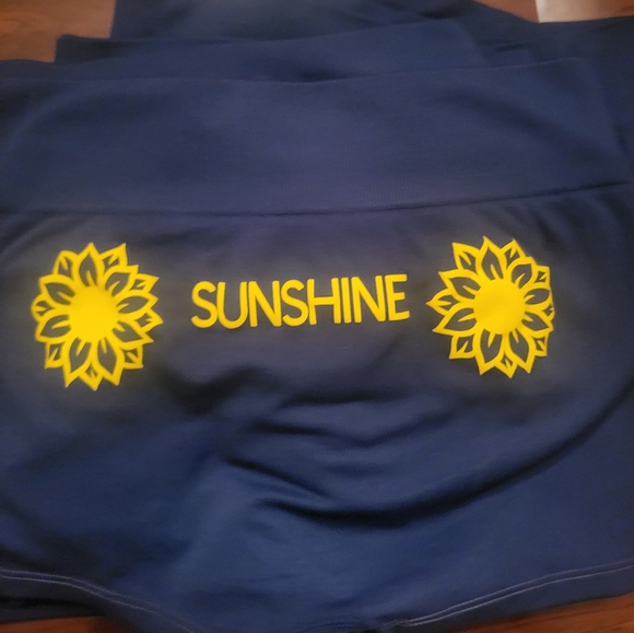 Womens Scrunch High waist booty shorts - Picture 1 of 2